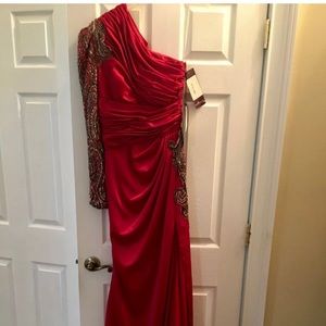 Macduggle gown size 4 brand new